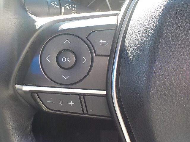 TOYOTA CAMRY HYBRID 2018 Image 31