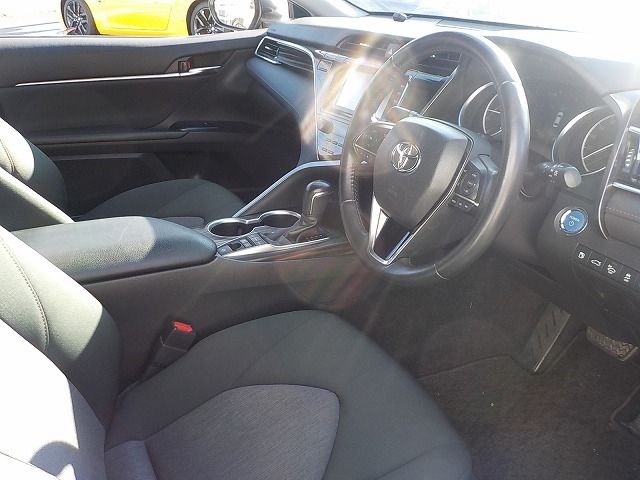 TOYOTA CAMRY HYBRID 2018 Image 31