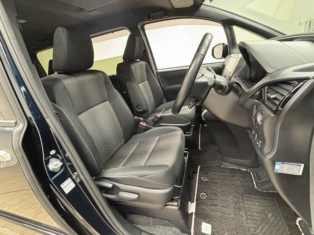 TOYOTA VOXY 2018 Image 31