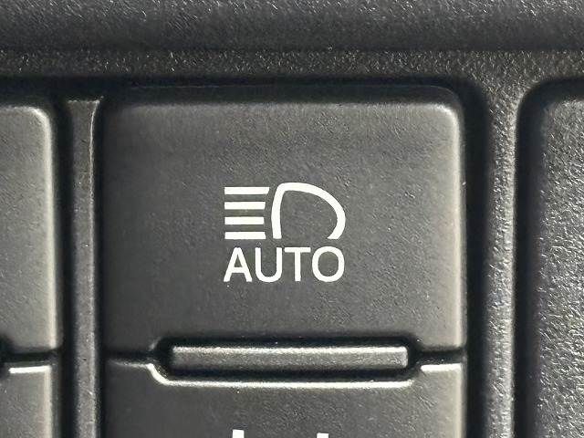 TOYOTA VOXY 2018 Image 31