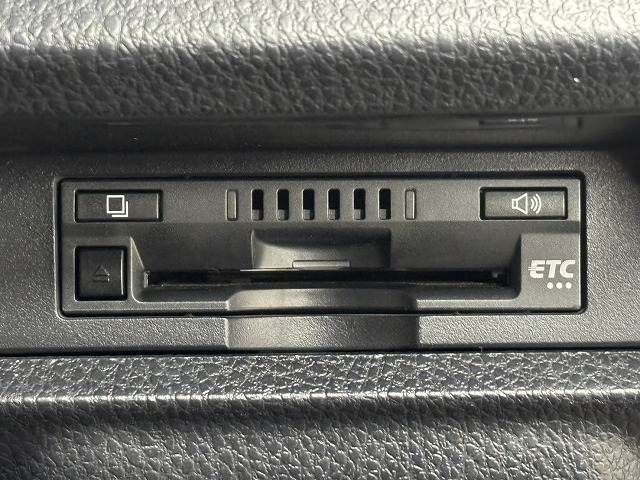 TOYOTA VOXY 2018 Image 31