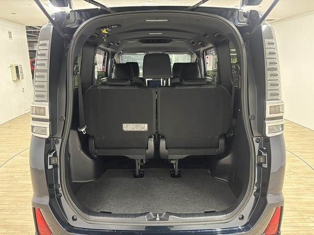 TOYOTA VOXY 2018 Image 31