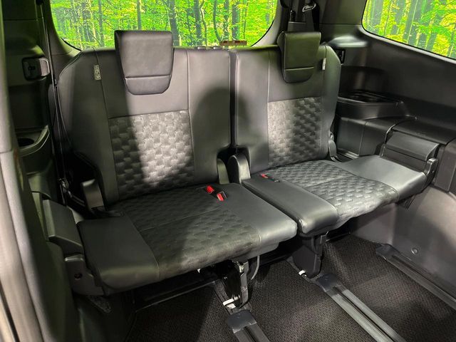 TOYOTA VOXY 4WD 2025 Image 31