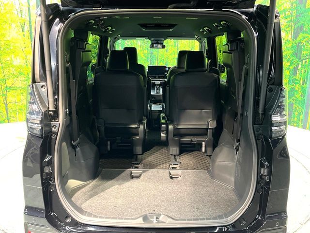 TOYOTA VOXY HYBRID 2023 Image 31