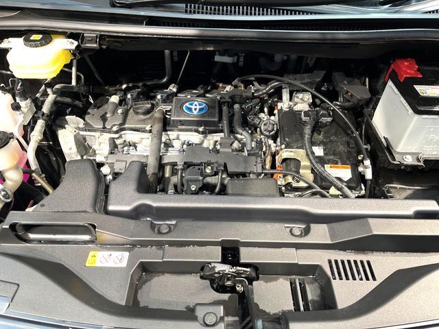 TOYOTA VOXY HYBRID 2023 Image 31