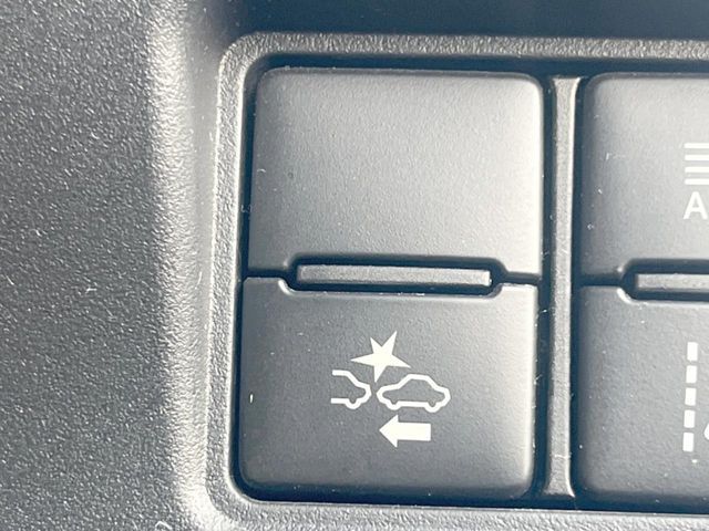 TOYOTA NOAH HYBRID 2018 Image 31