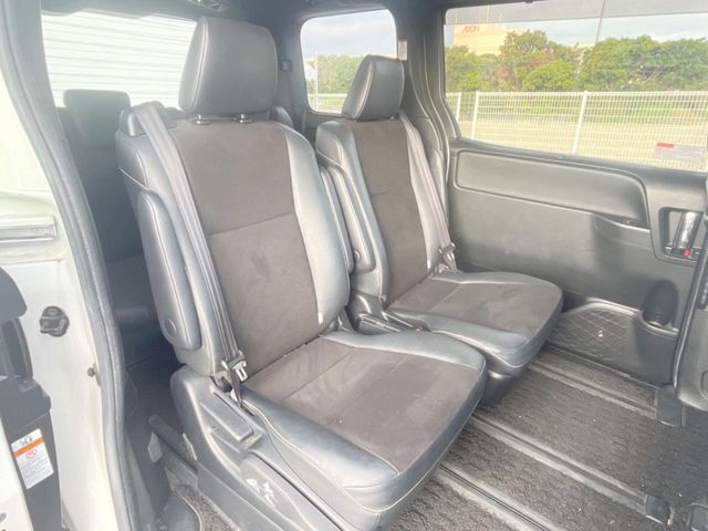 TOYOTA NOAH HYBRID 2018 Image 31