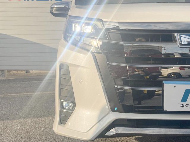 TOYOTA NOAH HYBRID 2018 Image 31