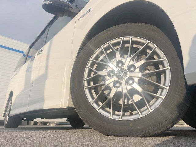 TOYOTA NOAH HYBRID 2018 Image 31