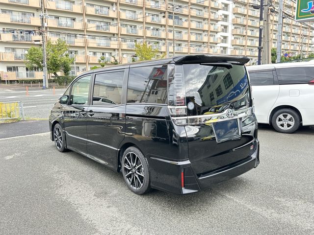 TOYOTA VOXY 2017 Image 31