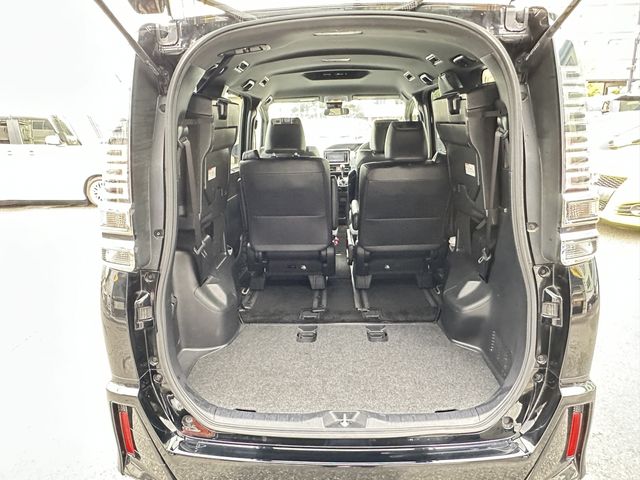 TOYOTA VOXY 2017 Image 31