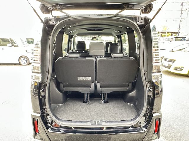 TOYOTA VOXY 2017 Image 31