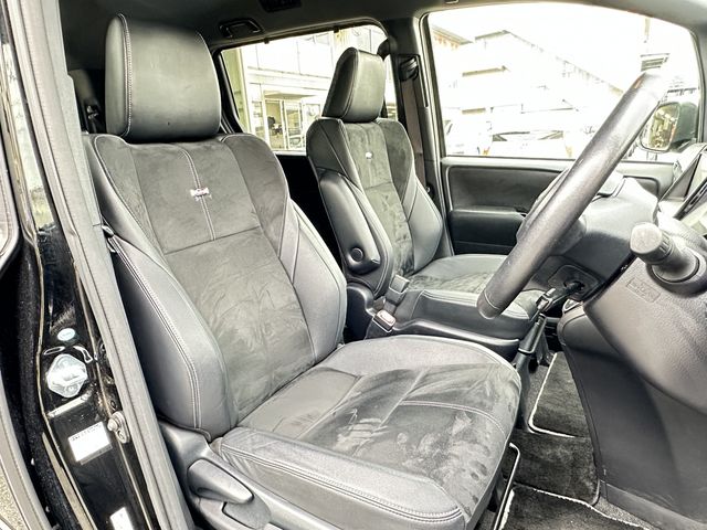 TOYOTA VOXY 2017 Image 31