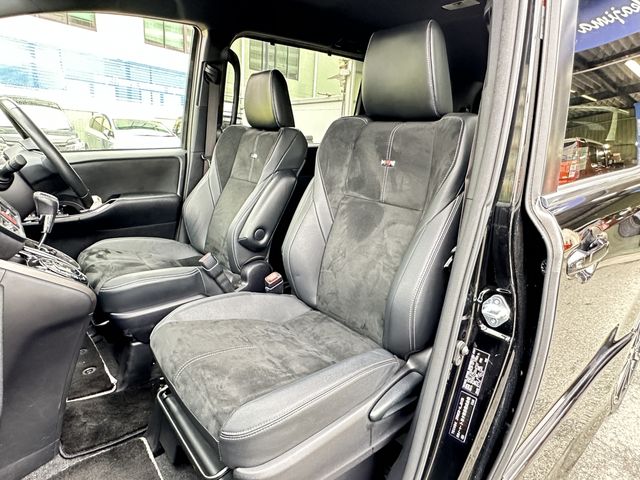 TOYOTA VOXY 2017 Image 31