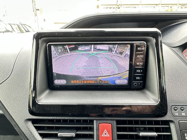 TOYOTA VOXY 2017 Image 31