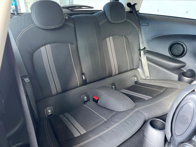 BMW MINI COOPER S 2019 Image 31