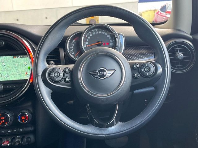 BMW MINI COOPER S 2019 Image 31