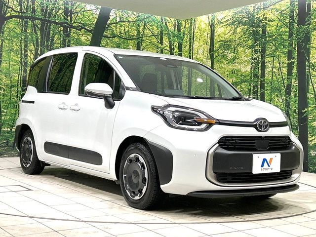 TOYOTA SIENTA HYBRID 2025 Image 31