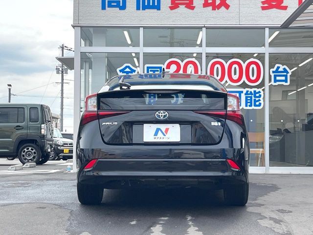 TOYOTA PRIUS 2019 Image 31