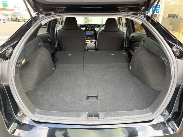 TOYOTA PRIUS 2017 Image 31