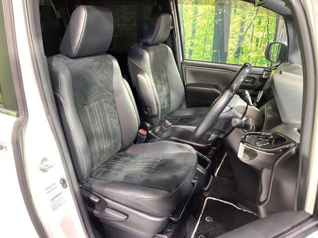 TOYOTA ESQUIRE HYBRID 2019 Image 31