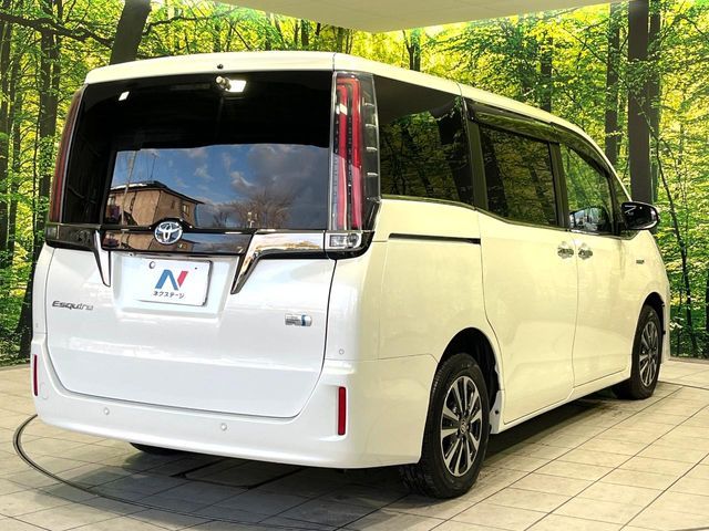 TOYOTA ESQUIRE HYBRID 2019 Image 31