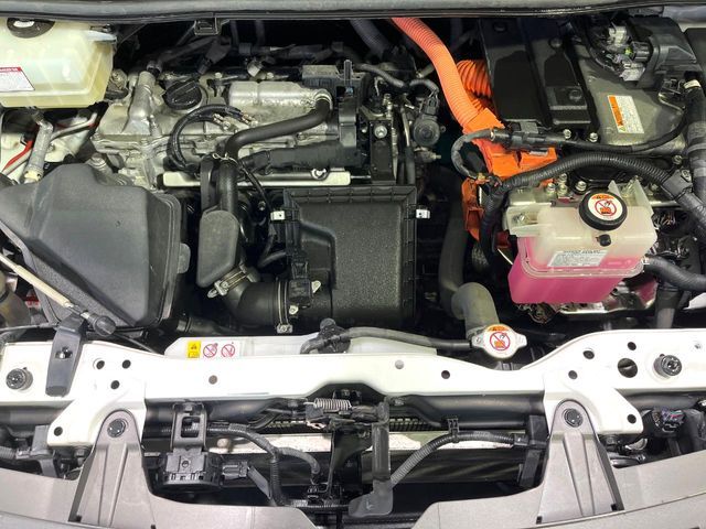 TOYOTA ESQUIRE HYBRID 2019 Image 31