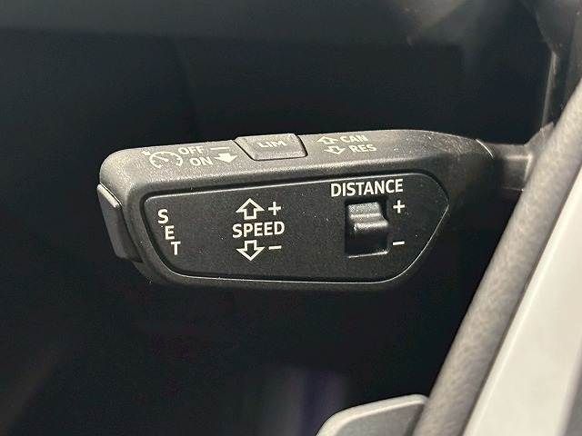 AUDI Q4 E-TRON SPORT 2023 Image 31