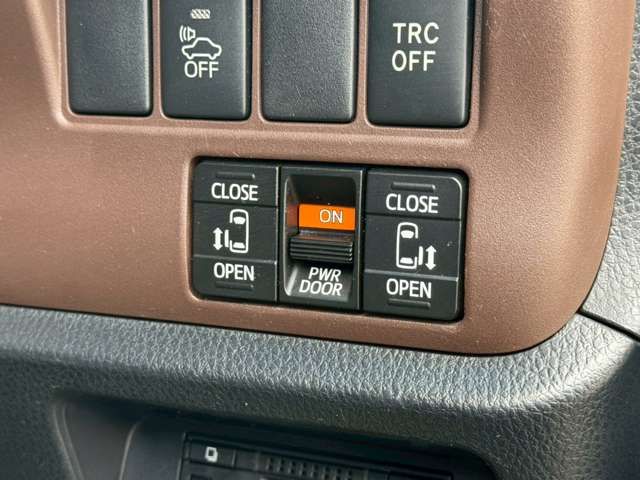 TOYOTA ESQUIRE HYBRID 2015 Image 31