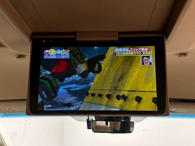 TOYOTA ALPHARD HYBRID 4WD 2018 Image 31