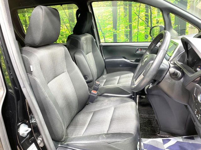 TOYOTA VOXY HYBRID 2019 Image 31