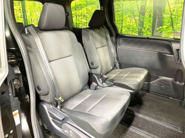 TOYOTA VOXY HYBRID 2019 Image 31