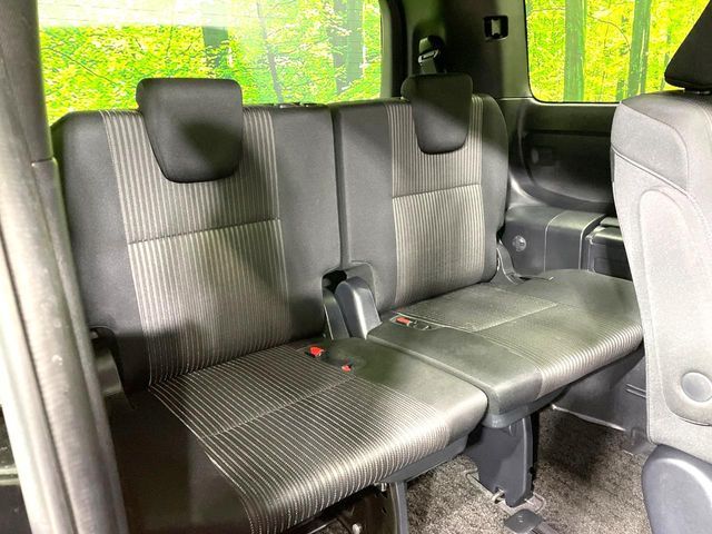 TOYOTA VOXY HYBRID 2019 Image 31