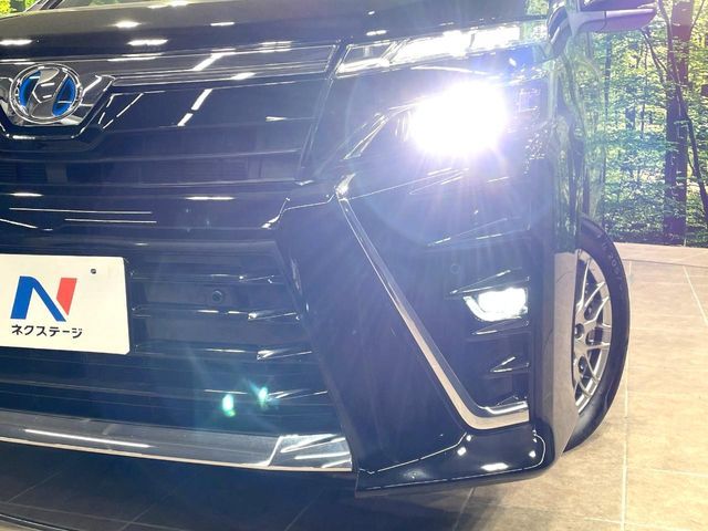 TOYOTA VOXY HYBRID 2019 Image 31