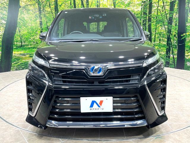 TOYOTA VOXY HYBRID 2019 Image 31