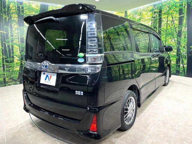 TOYOTA VOXY HYBRID 2019 Image 31