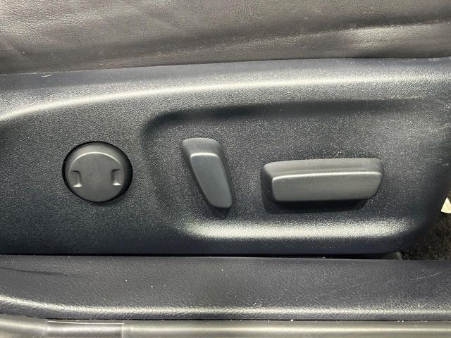 TOYOTA CROWN SEDAN HYBRID 2016 Image 31