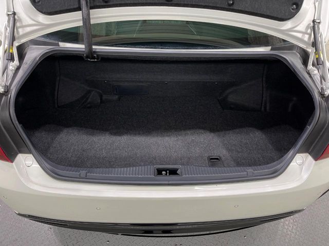 TOYOTA CROWN SEDAN HYBRID 2016 Image 31