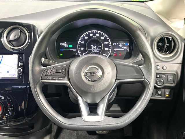 NISSAN NOTE 2017 Image 31