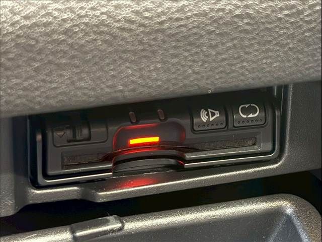 NISSAN SERENA  S-HYBRID 2017 Image 31