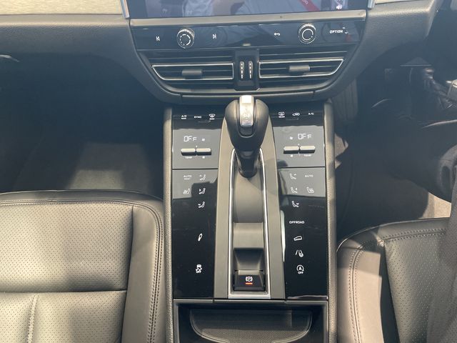PORSCHE MACAN 2022 Image 31