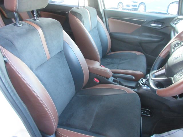 HONDA FIT HYBRID 2018 Image 31