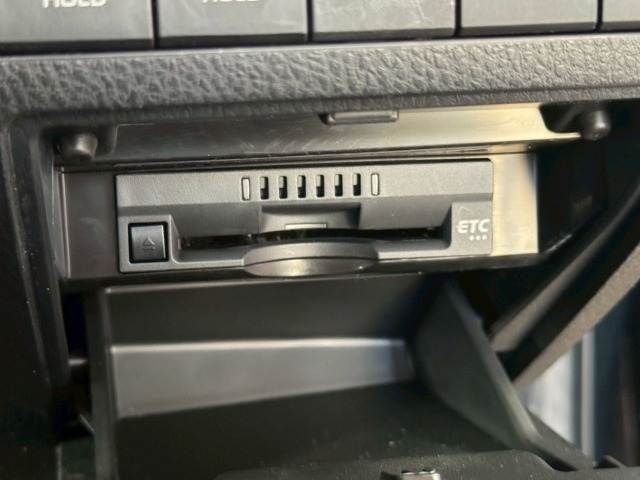 TOYOTA CAMRY HYBRID 2022 Image 31