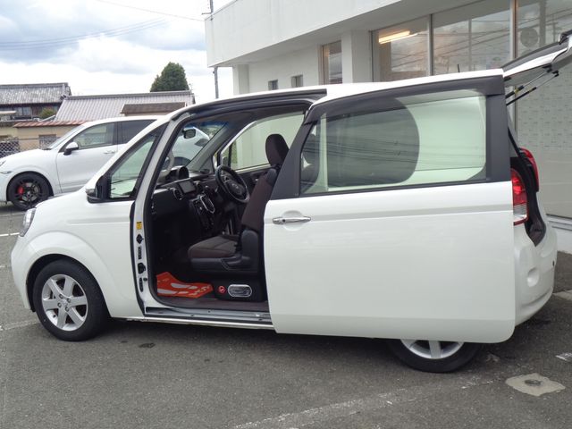 TOYOTA PORTE 2015 Image 31