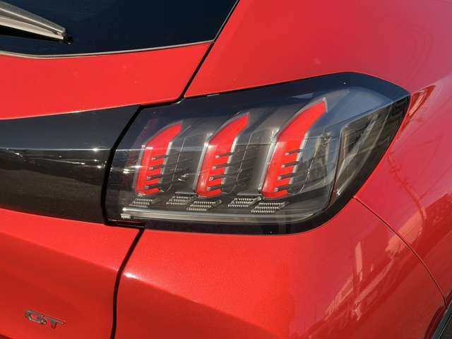 PEUGEOT E-208 2024 Image 31