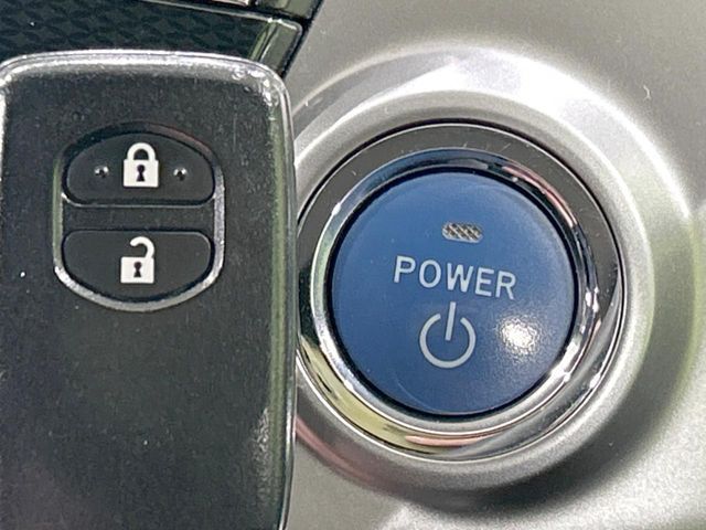 TOYOTA PRIUS ALPHA 2015 Image 31