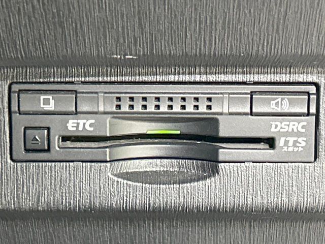 TOYOTA PRIUS ALPHA 2015 Image 31