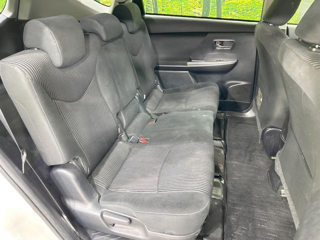 TOYOTA PRIUS ALPHA 2015 Image 31