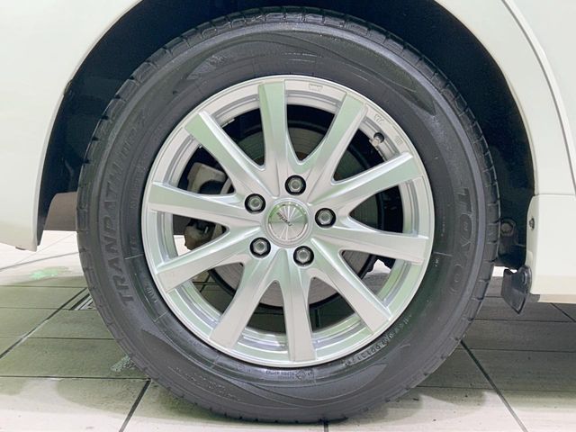 TOYOTA PRIUS ALPHA 2015 Image 31