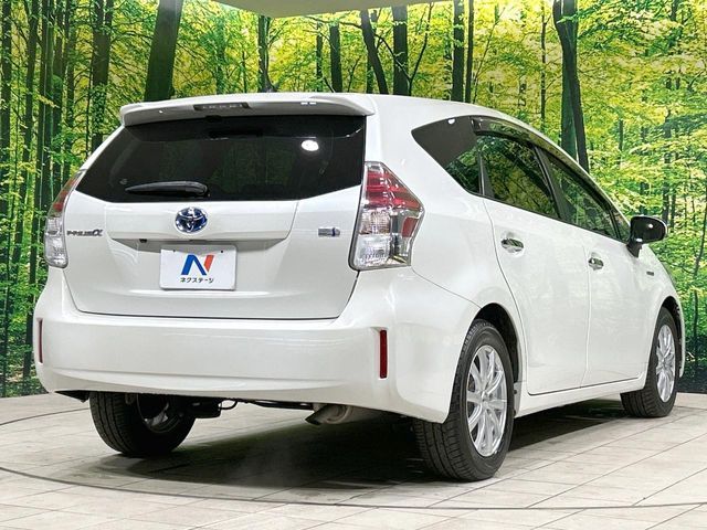 TOYOTA PRIUS ALPHA 2015 Image 31